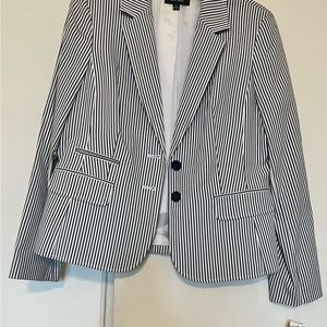 NWT Nine West Women's 3 Front Pocket Seersucker Blazer
